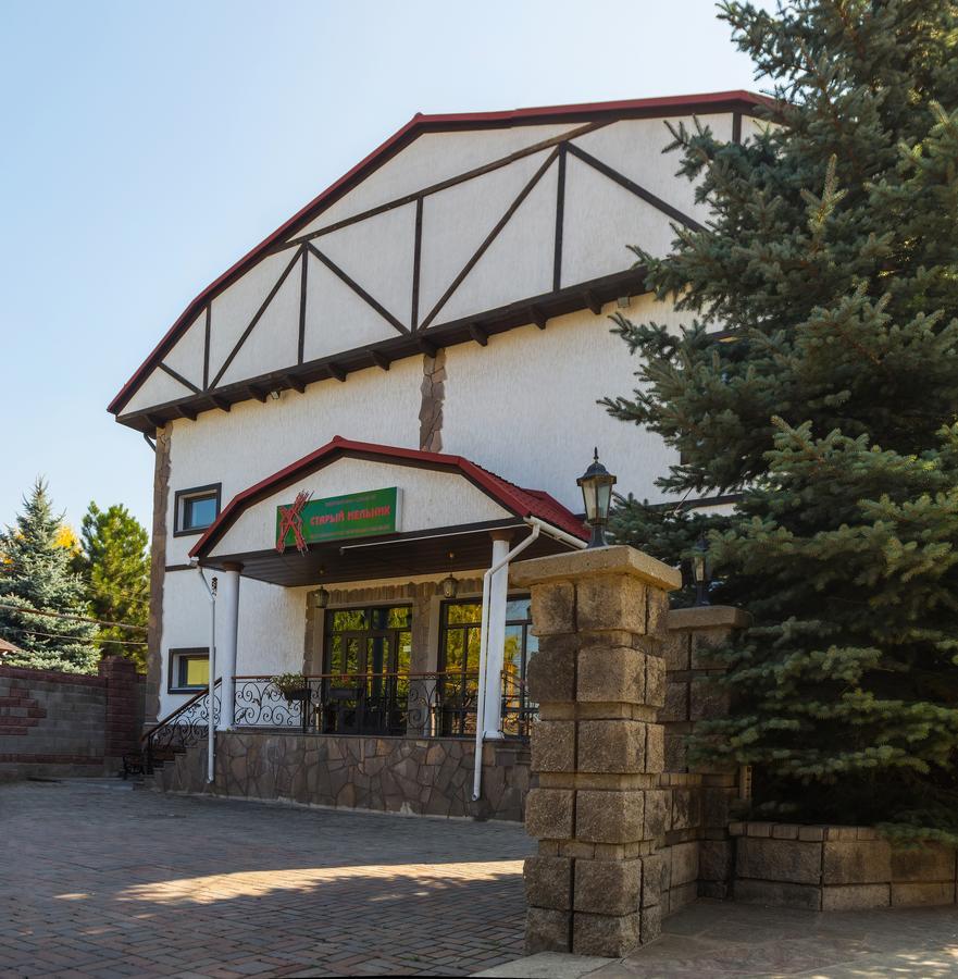 אלמטי Stary Melnik Hotel מראה חיצוני תמונה