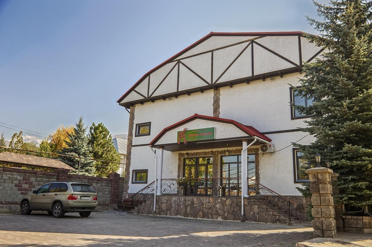אלמטי Stary Melnik Hotel מראה חיצוני תמונה