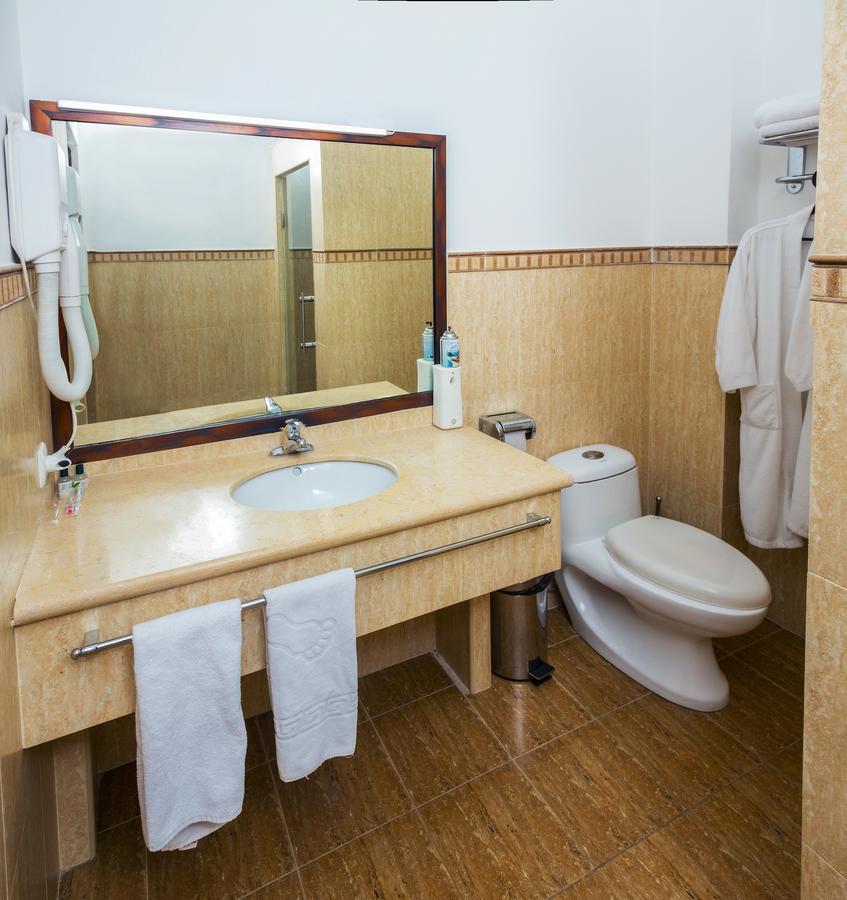 אלמטי Stary Melnik Hotel מראה חיצוני תמונה
