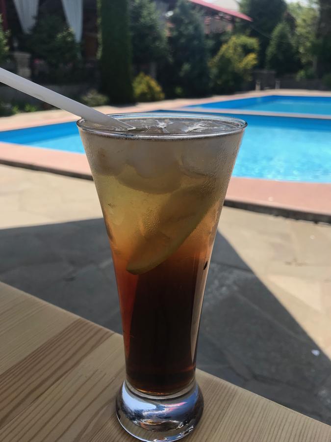 אלמטי Stary Melnik Hotel מראה חיצוני תמונה